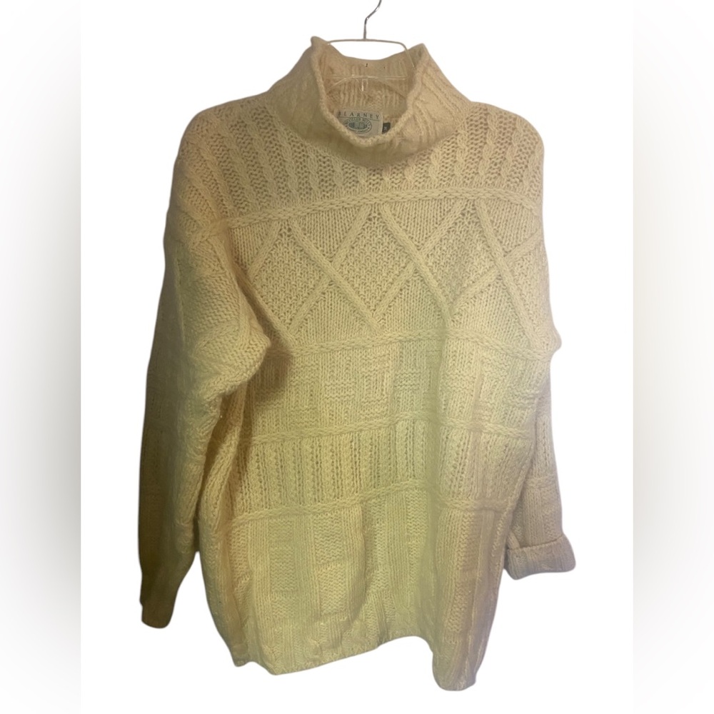 Vintage blarney woollen mills cream Pure new wool ladies sweater medium knit